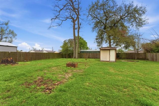 211 Michigan Avenue, Sulphur, LA 70663