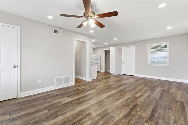 211 Michigan Avenue, Sulphur, LA 70663