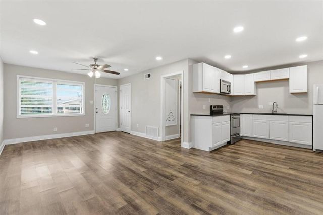 211 Michigan Avenue, Sulphur, LA 70663