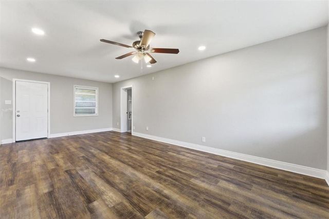 211 Michigan Avenue, Sulphur, LA 70663