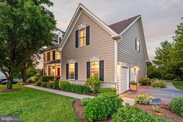 1 FAIRWIND LN, Exton, PA 19341