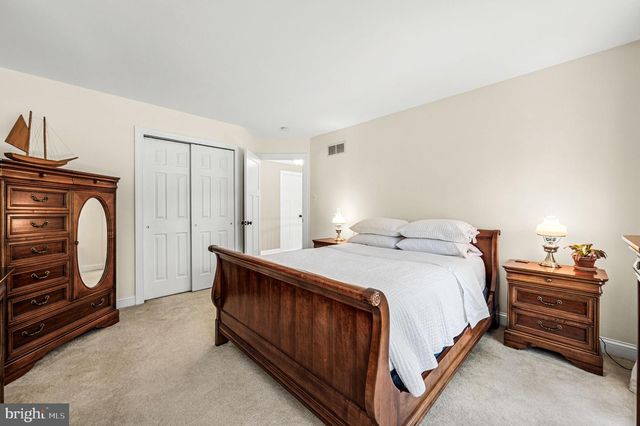 1 FAIRWIND LN, Exton, PA 19341