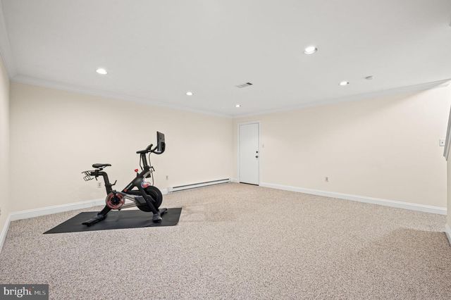 1 FAIRWIND LN, Exton, PA 19341
