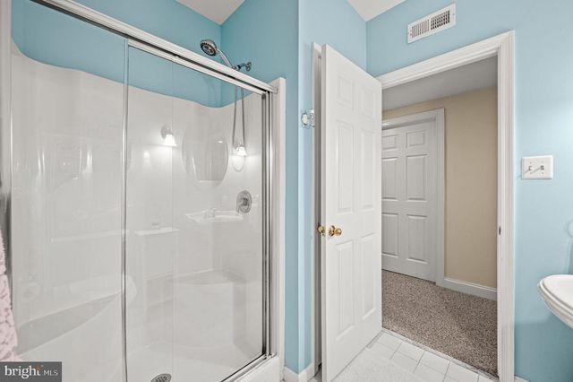 1 FAIRWIND LN, Exton, PA 19341