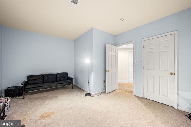 1 FAIRWIND LN, Exton, PA 19341