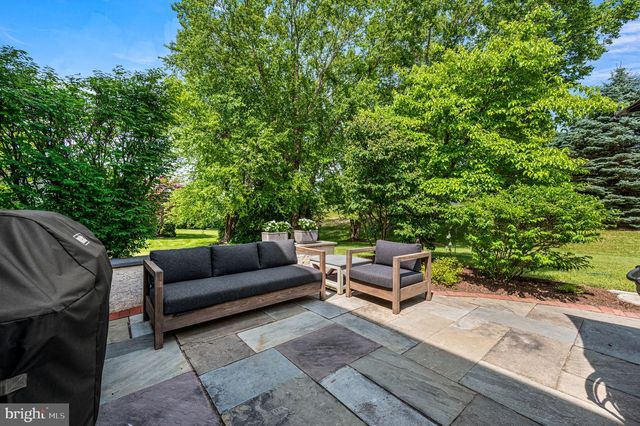 1 FAIRWIND LN, Exton, PA 19341