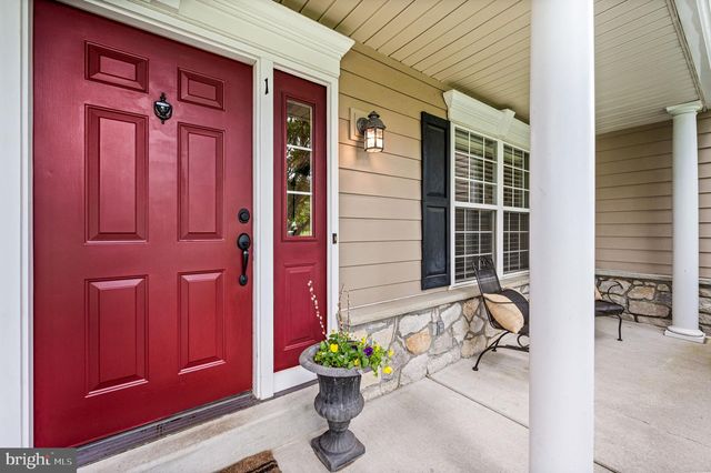 1 FAIRWIND LN, Exton, PA 19341