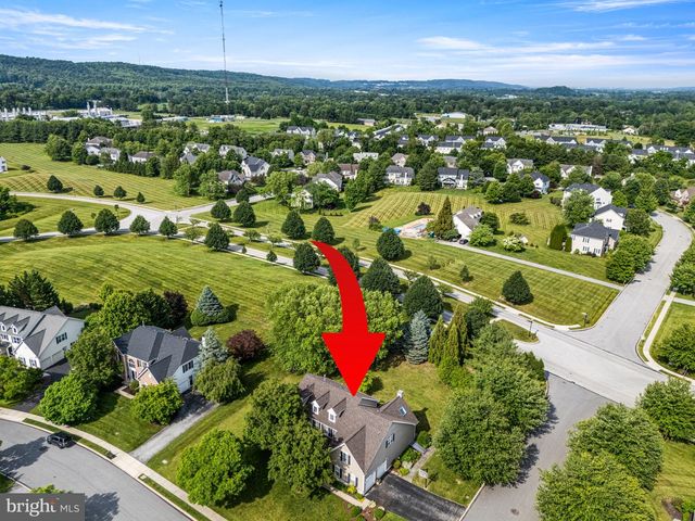 1 FAIRWIND LN, Exton, PA 19341