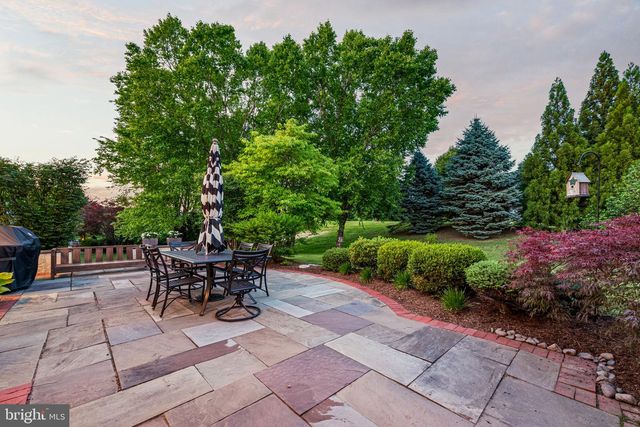 1 FAIRWIND LN, Exton, PA 19341