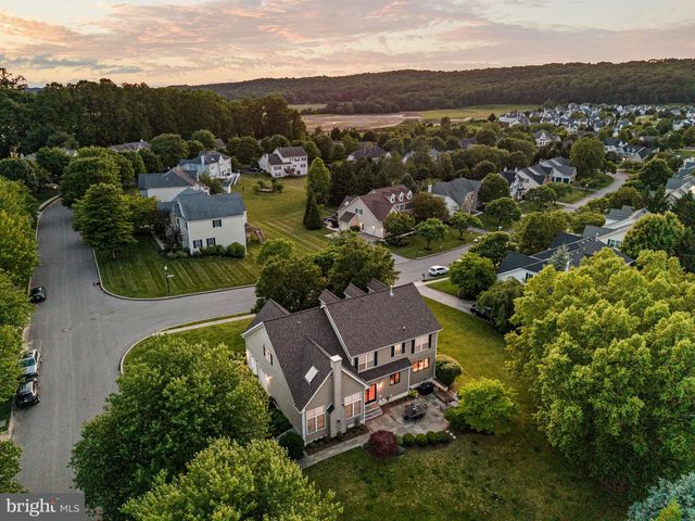 1 FAIRWIND LN, Exton, PA 19341