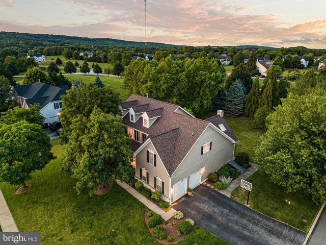 1 FAIRWIND LN, Exton, PA 19341