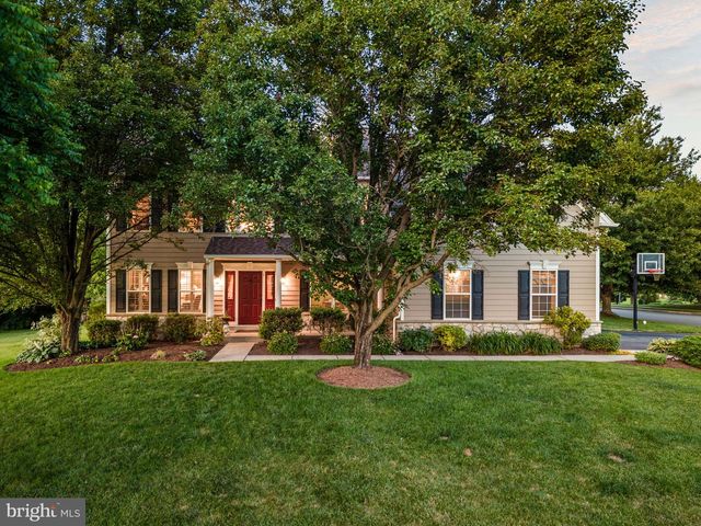 1 FAIRWIND LN, Exton, PA 19341