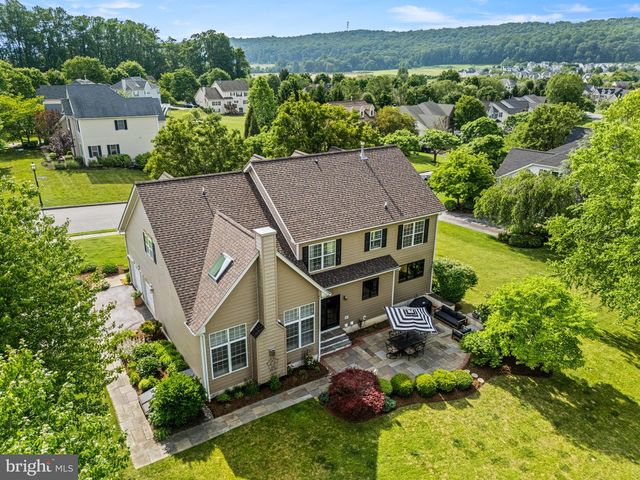 1 FAIRWIND LN, Exton, PA 19341