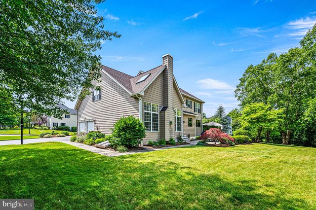 1 FAIRWIND LN, Exton, PA 19341