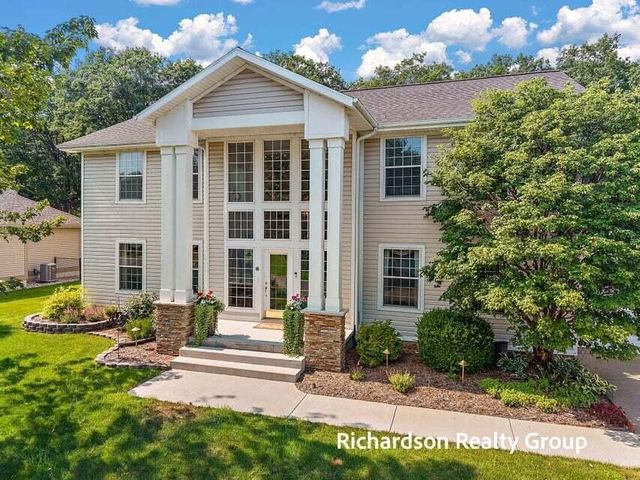 18657 Sioux Drive, Spring Lake, MI 49456