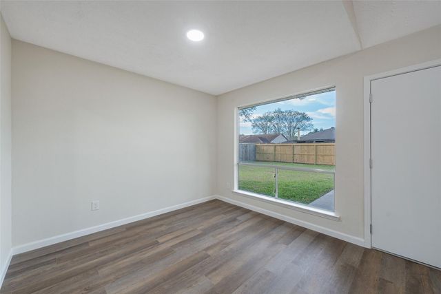 2792 Forest Point Drive, League City, TX 77573