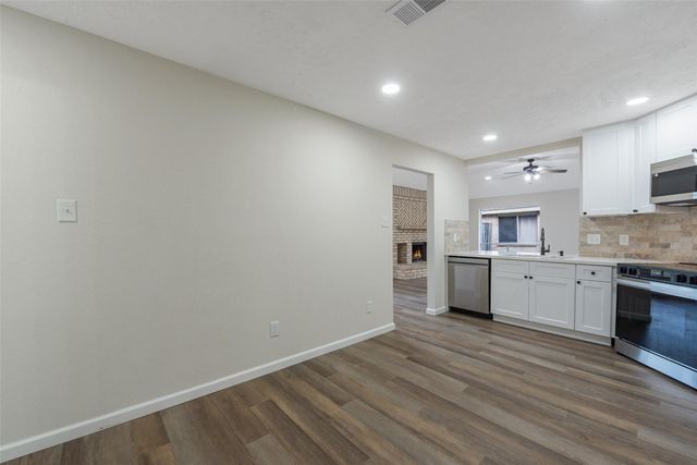 2792 Forest Point Drive, League City, TX 77573