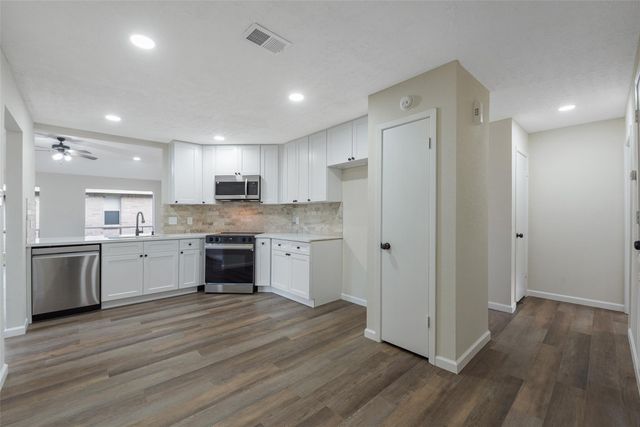 2792 Forest Point Drive, League City, TX 77573