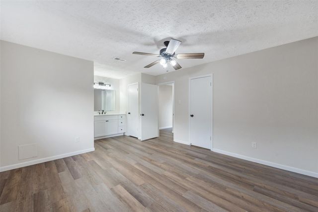 2792 Forest Point Drive, League City, TX 77573