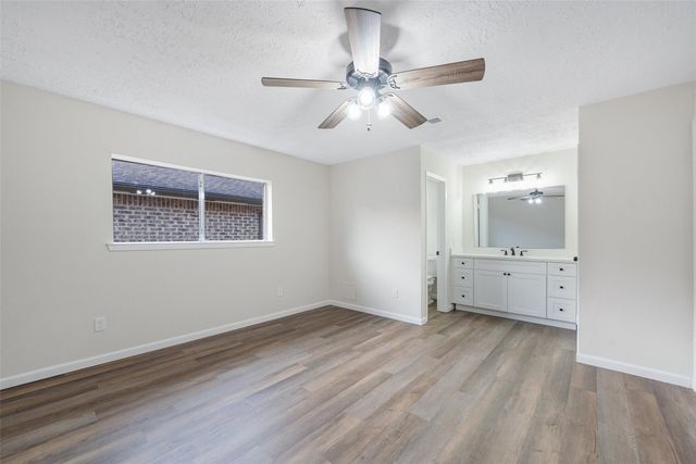 2792 Forest Point Drive, League City, TX 77573