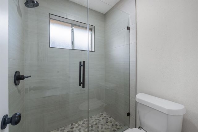 2792 Forest Point Drive, League City, TX 77573