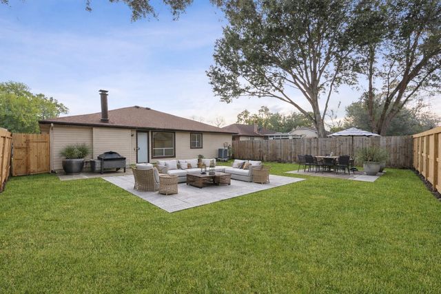 2792 Forest Point Drive, League City, TX 77573