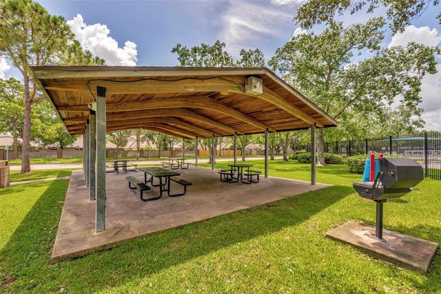 2792 Forest Point Drive, League City, TX 77573