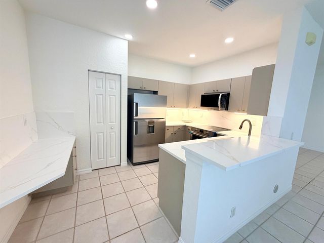 673 CONSERVATION Drive, Weston, FL 33327