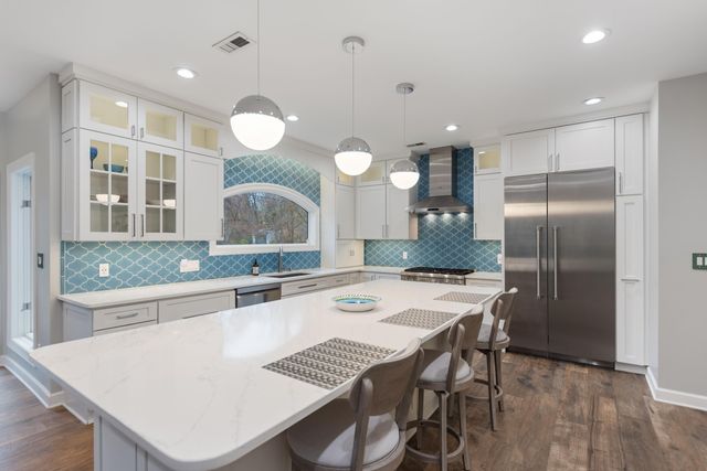 12 S Broadway, Beverly Shores, IN 46301