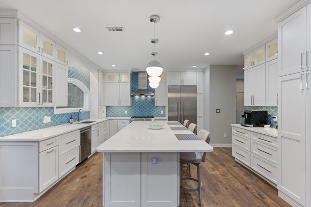 12 S Broadway, Beverly Shores, IN 46301