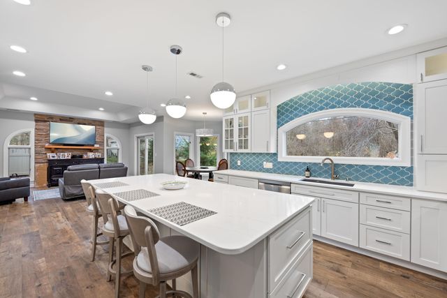 12 S Broadway, Beverly Shores, IN 46301