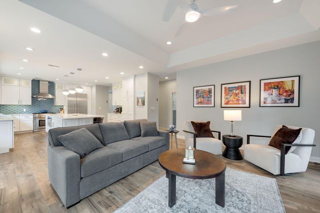 12 S Broadway, Beverly Shores, IN 46301