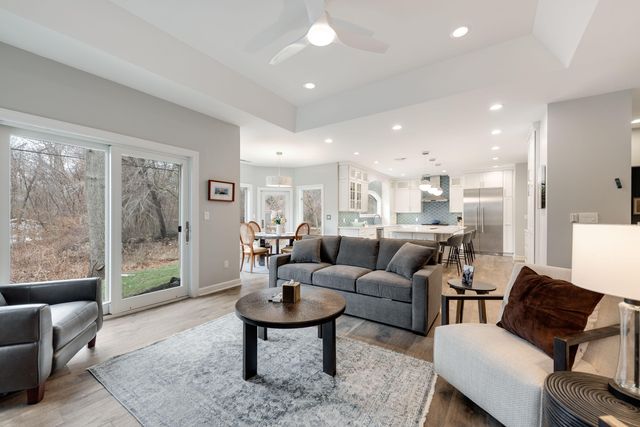 12 S Broadway, Beverly Shores, IN 46301