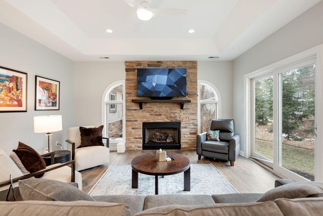 12 S Broadway, Beverly Shores, IN 46301