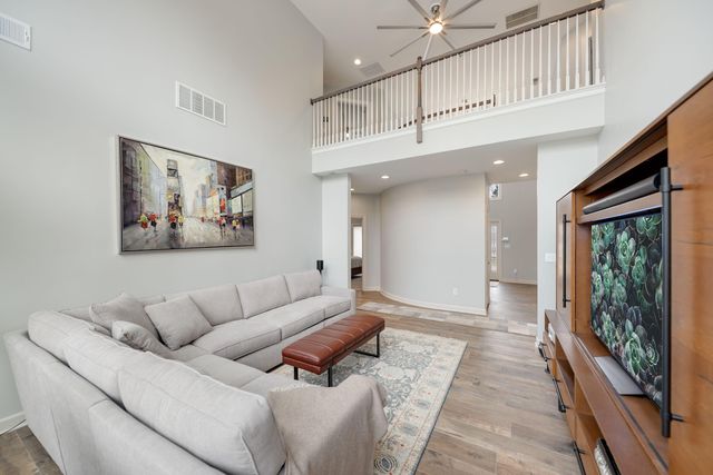 12 S Broadway, Beverly Shores, IN 46301