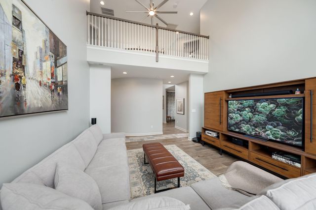 12 S Broadway, Beverly Shores, IN 46301