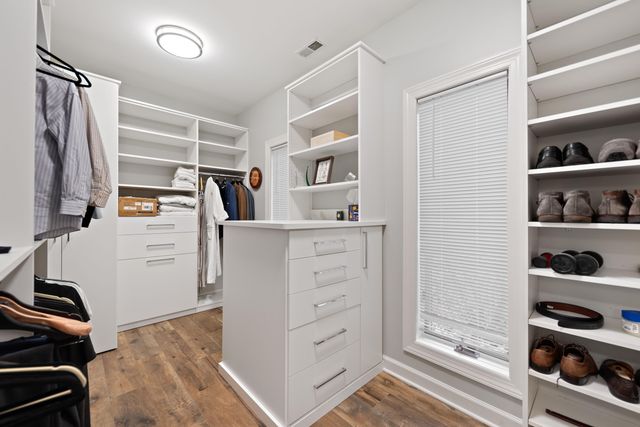 12 S Broadway, Beverly Shores, IN 46301