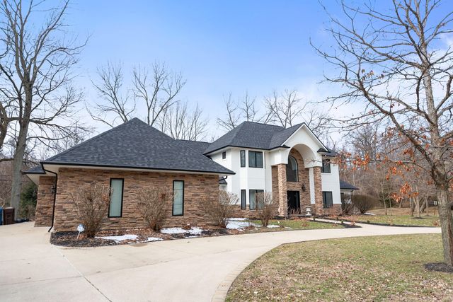 12 S Broadway, Beverly Shores, IN 46301