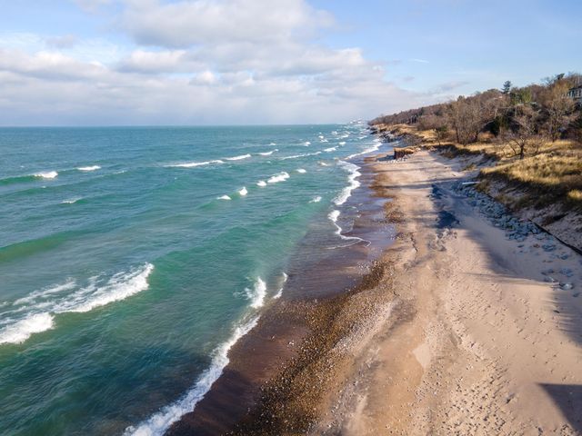 12 S Broadway, Beverly Shores, IN 46301