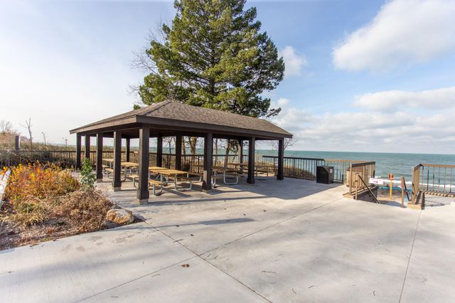 12 S Broadway, Beverly Shores, IN 46301