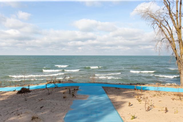 12 S Broadway, Beverly Shores, IN 46301