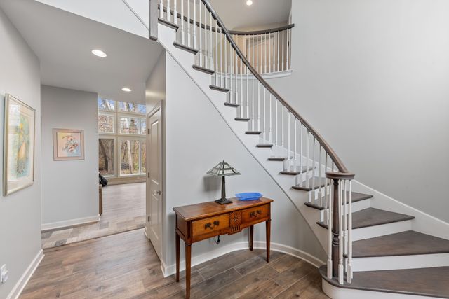 12 S Broadway, Beverly Shores, IN 46301