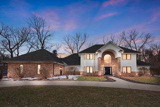 12 S Broadway, Beverly Shores, IN 46301