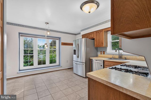8601 JACKSON AVE, Manassas, VA 20110