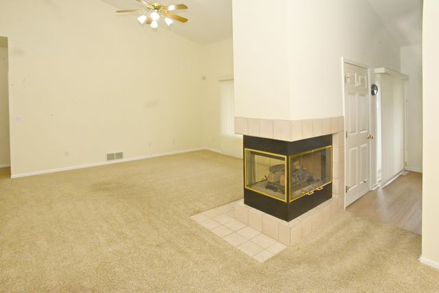 192 Heather Lane, Hobart, IN 46342