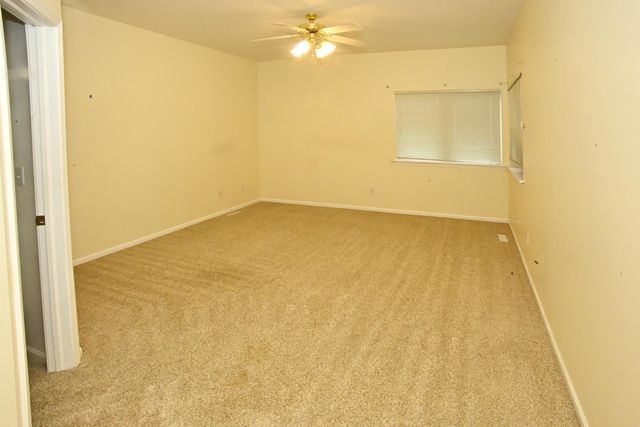 192 Heather Lane, Hobart, IN 46342