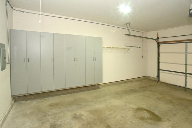 192 Heather Lane, Hobart, IN 46342