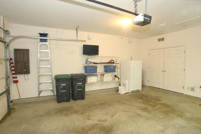 192 Heather Lane, Hobart, IN 46342