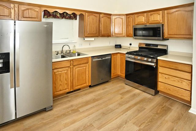 192 Heather Lane, Hobart, IN 46342