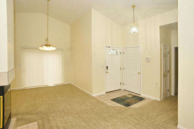 192 Heather Lane, Hobart, IN 46342